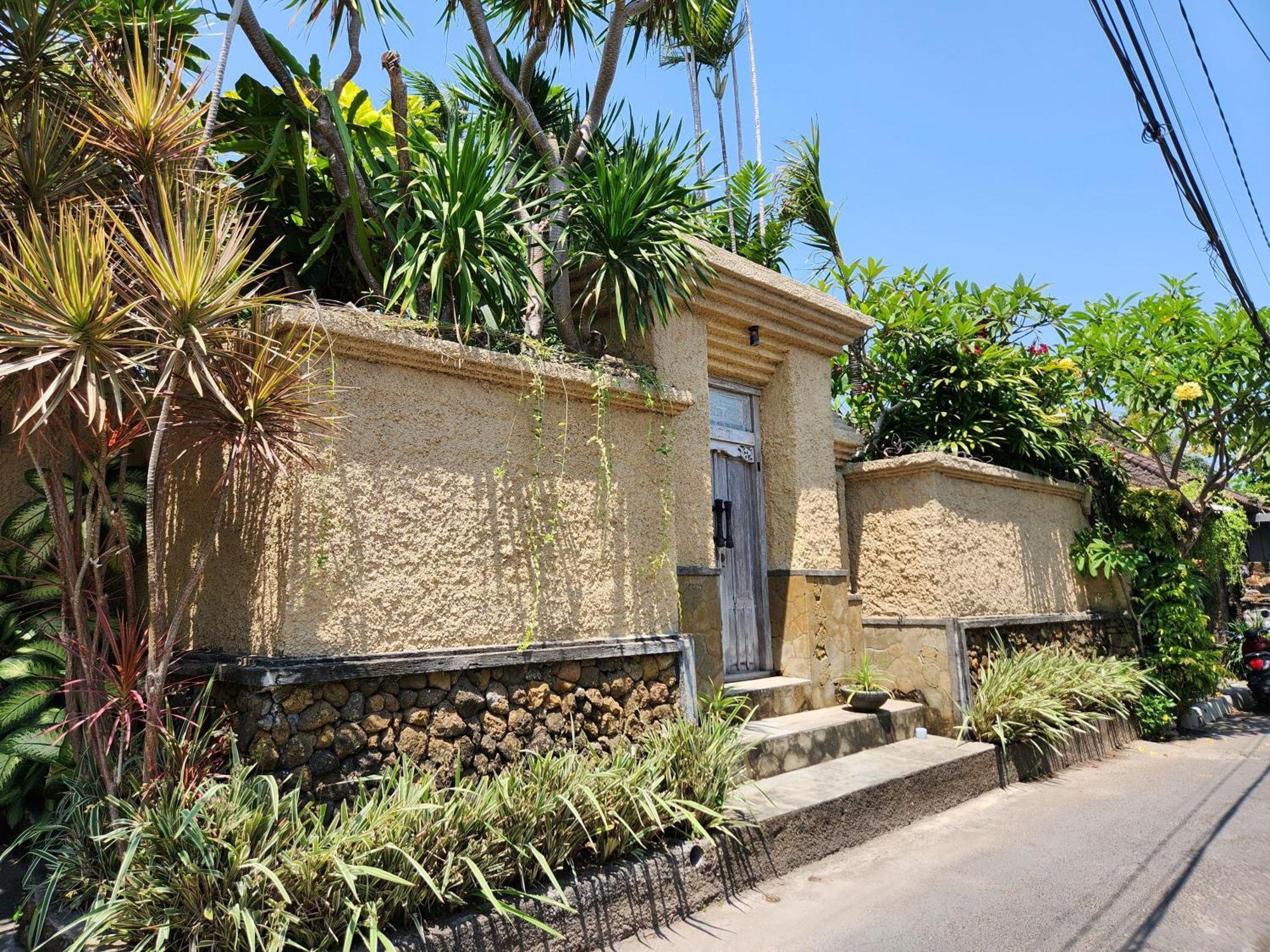 Nesanur - Comfortable & Spacious Beachside Sanur (Bali)