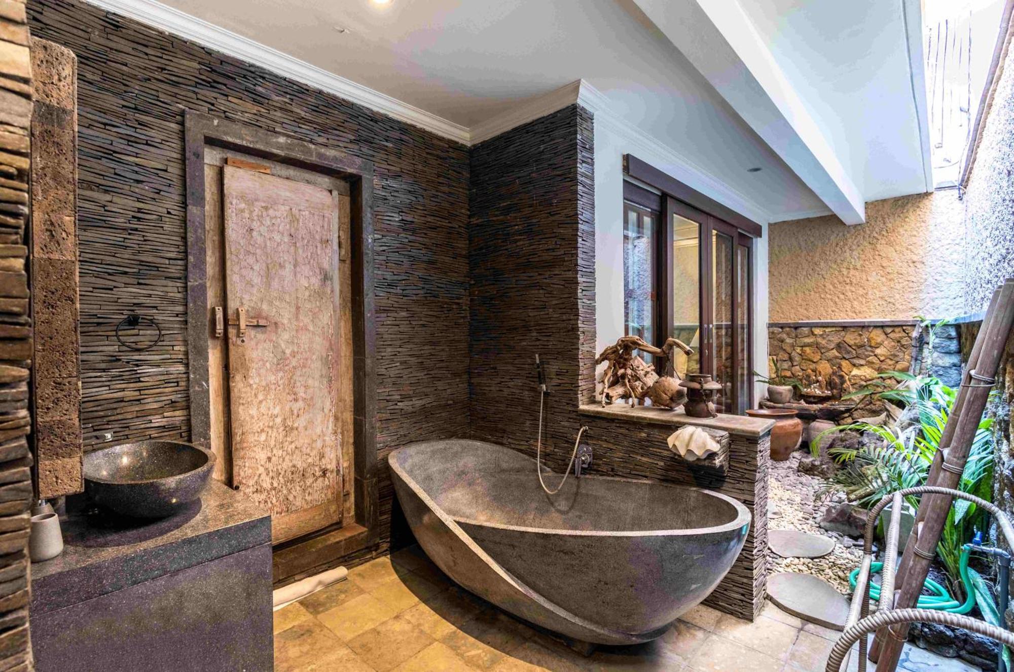 Nesanur - Comfortable & Spacious Beachside Villa
