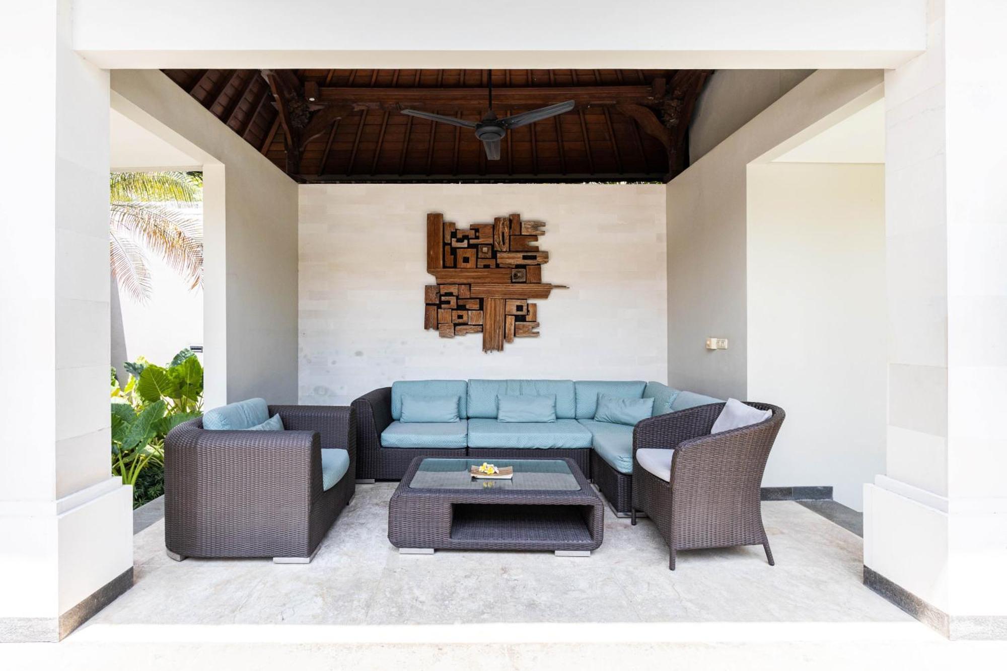 Kejora Beachfront Estate - Luxurious Seven Kejora Villa
