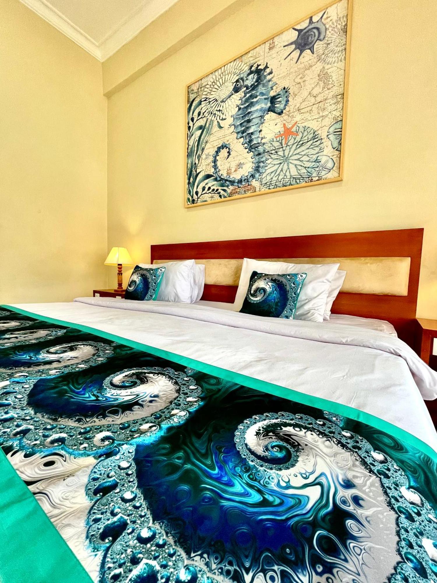 Marine Bay Hotel