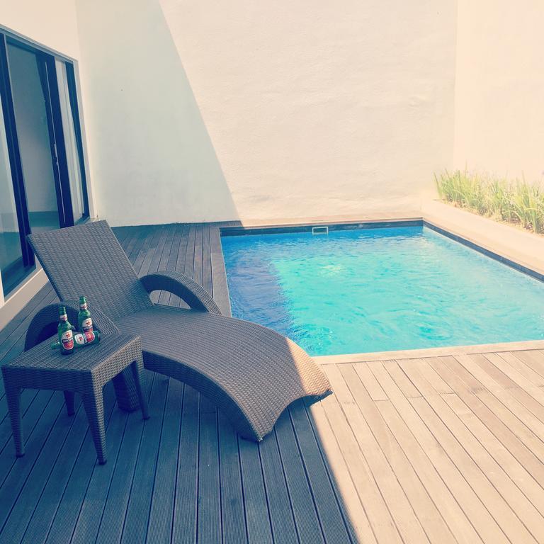 White * Sanur (Bali)