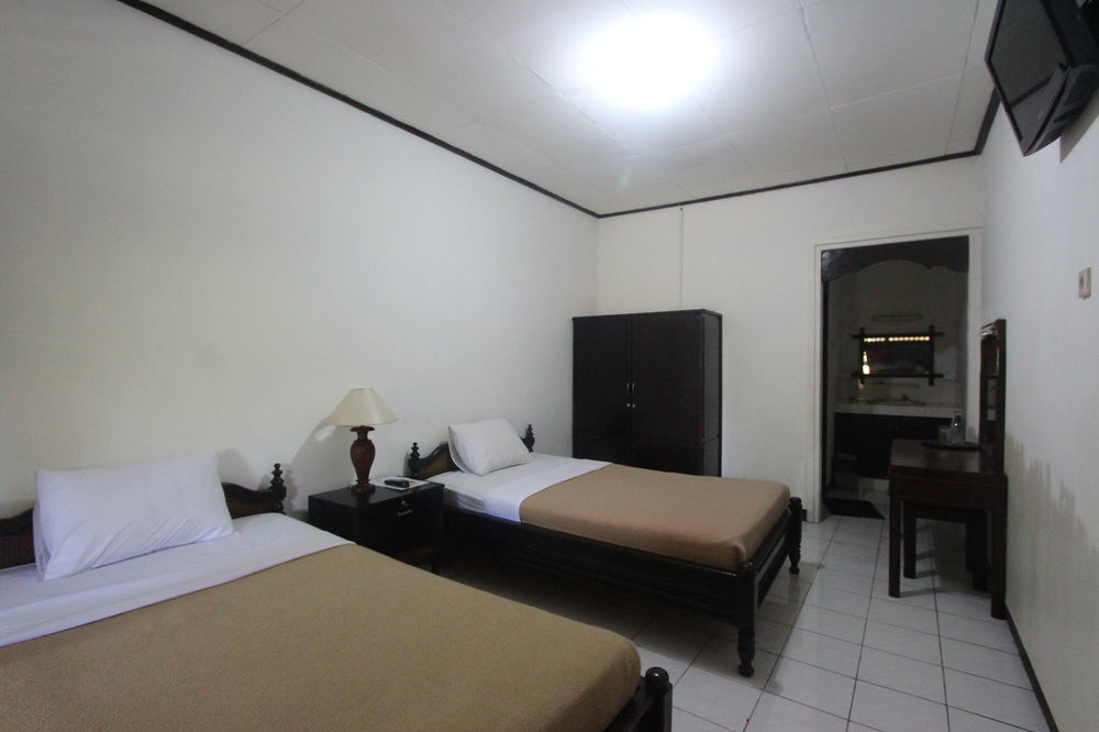 Ramayana Hotel 2*