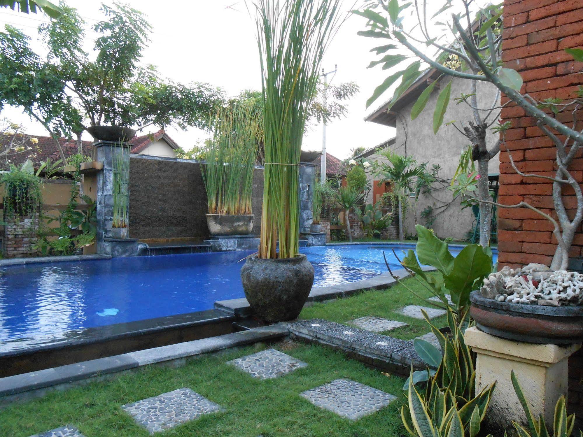 Praschita Bali 2*