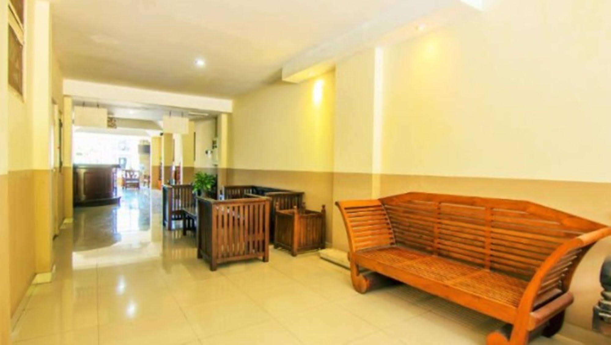 Ayu Hotel 2*