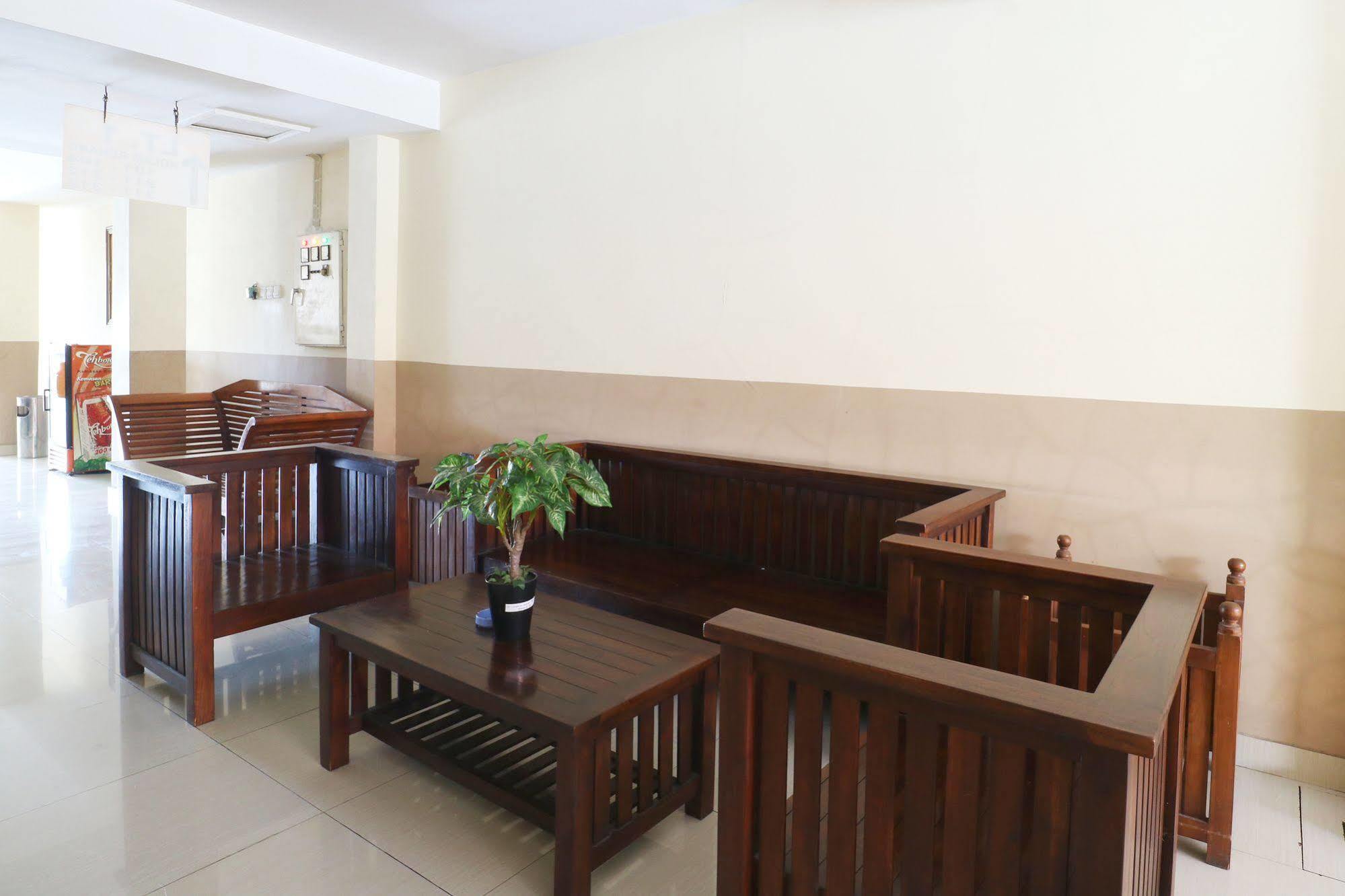 Ayu Hotel