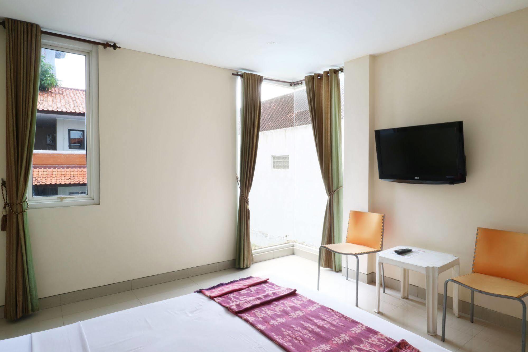 Ayu Hotel 2*