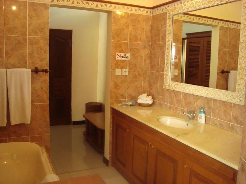 Hotel Bali Emerald