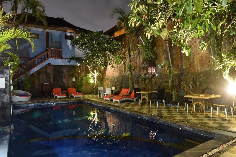 Abian Srama And Hotel 2*